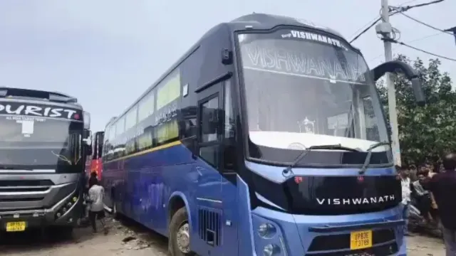 greater-noida-bus-gangrape-delhi-police-plan-fast-track-court-trial-girl-attempted-to-get-off-conductors-pulled-her-back