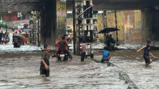 madhya-pradesh-weather-imd-issues-heavy-rain-alert-for-satna-chitrakoot-as-mandakini-river-swells-flood-threat-looms