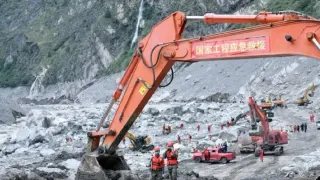 tibet-earthquake-magnitude-5-tremors-felt-days-after-deadly-nepal-flash-floods-that-killed-over-1200-people
