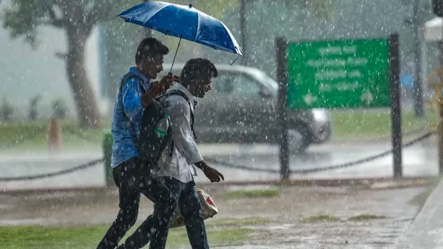 delhi-ncr-weather-update-heavy-rain-lashes-capital-city-noida-gurugram-check-imd-forecast