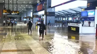 Delhi: Heavy Rains Expose Infra Failures Ahead of BRICS Summit; Lutyens, Airport And CP Severely Waterlogged