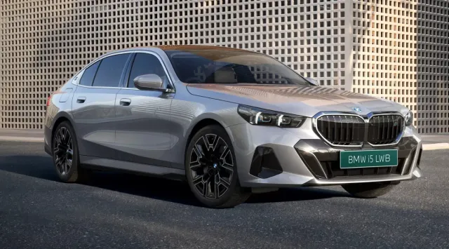 bmw-i5-lwb-ev-launched-at-79-60-lakh-packed-with-669-km-range-goes-0-100-kmh-in-6-7-seconds