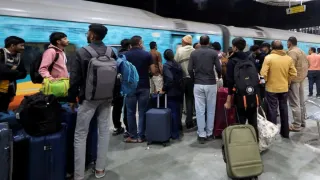 'Unable To Book Tickets, Amount Deducted': Passengers Slam IRCTC, Flag Technical Glitch Ahead Of Diwali, Chhath Pooja