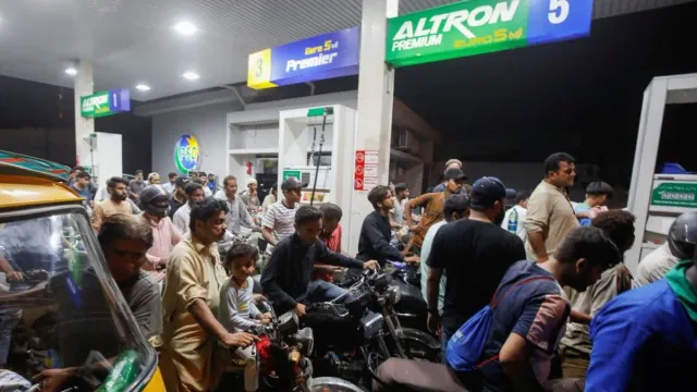 pakistan-hikes-petrol-prices-to-rs-358-77-diesel-by-rs-3-72-despite-massive-protests-in-karachi-demanded-relief-given-extra-burden