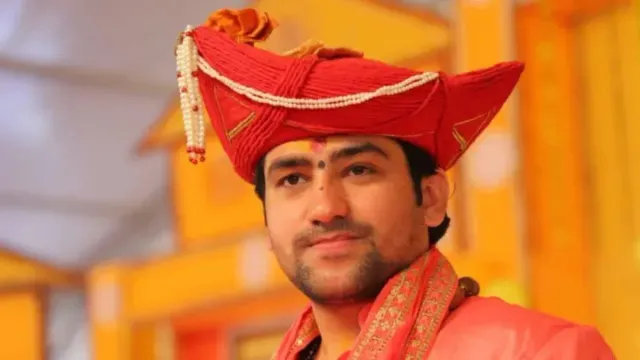 bageshwar-baba-durga-puja-meat-remark-backfires-congress-files-police-complaint-as-bjp-steers-away