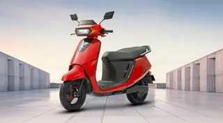Kinetic DX+ 3.1 kWh Launched At ₹1.19 Lakh: Packed With 132 Km Range, Cruise Control, And More