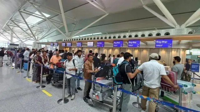 air-india-issued-show-cause-notice-after-3-italian-nationals-leave-india-without-immigration-clearance