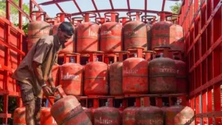LPG Aadhaar e-KYC Deadline Ends Today: How To Complete Verification Online And Offline | Full Details