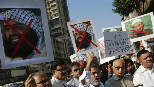 pakistan-places-pkr-7-million-bounty-on-masood-azhar-before-fatf
