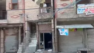 Delhi Building Audit: MCD To Demolish 30 Houses In Pitampura, Residents Fear Overnight Homelessness
