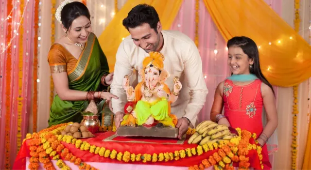 ganesh-chaturthi-2026-easy-mandap-decoration-ideas-for-small-homes