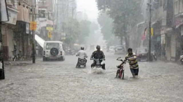 gujarat-rains-red-alert-issued-in-kutch-as-mandvi-recorded-7-inches-of-rain-in-6-hours-check-areawise-report