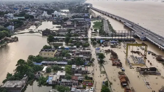 bihar-flood-relief-cm-samrat-chaudhary-transfers-rs-7000-each-to-827472-affected-families