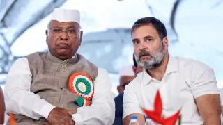 Congress Calls New UPI Fee 'Modi Tax'; BJP Hits Back With 'Jhooth Ki Dukaan'
