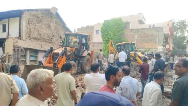 indore-building-collapse-3-women-labourers-dead-4-injured-after-wall-falls-on-them-during-demolition-process