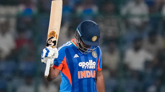 if-he-keeps-on-doing-that-sunil-gavaskar-gives-crucial-advice-to-sanju-samson-to-keep-on-getting-50s-60s-every-time