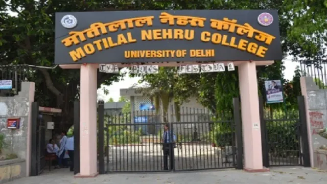 dusu-elections-2026-motilal-nehru-college-faculty-stage-protest-after-teacher-assaulted-by-campaigner-seek-action