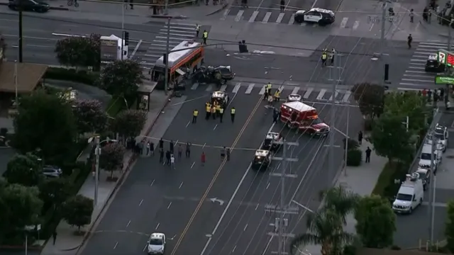 los-angeles-tv-news-helicopter-crash-kills-several-near-bus-accident-video