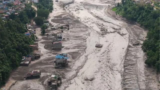 nepal-floods-first-study-reveals-big-climate-change-role-record-july-august-heat-glacier-shrinking-death-toll