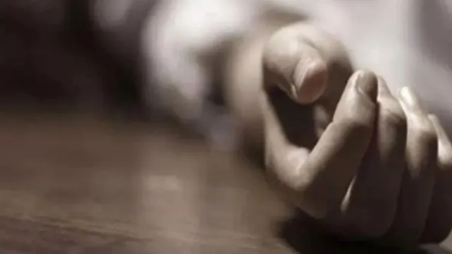 bengaluru-crime-news-man-kills-wife-pours-hot-oil-on-face-stages-murder-as-suicide
