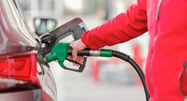 mp-petrol-pumps-to-stop-upi-payments-above-rs-2000-from-oct-16-as-dealers-oppose-mdr