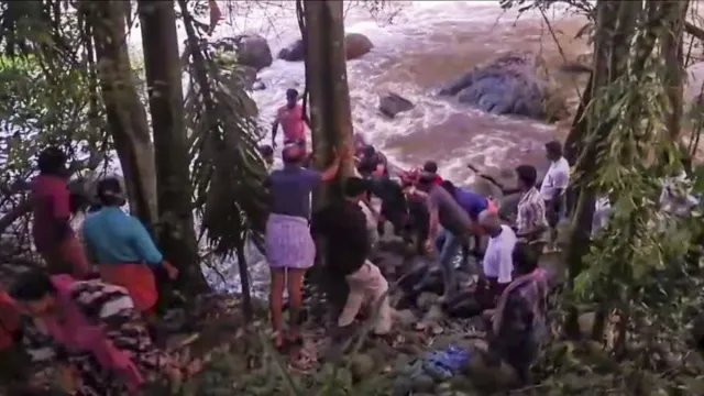 keralam-landslide-flash-floods-kill-9-in-24-hours-across-idukki-mallapuram-kottayam-cm-satheesan-visits-site