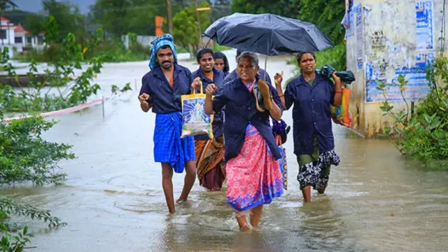 kerala-flash-floods-landlsides-several-dead-thrissur-kottayam-pathanamthitta-alappuzha-ernakulam-idukki-rain-alert-imd-forecast