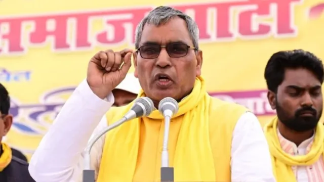 pm-modi-assured-up-will-be-divided-into-4-parts-after-census-up-ministers-big-claim