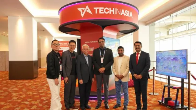 maharashtra-govt-delegation-attends-tech-in-asia-conference-in-singapore