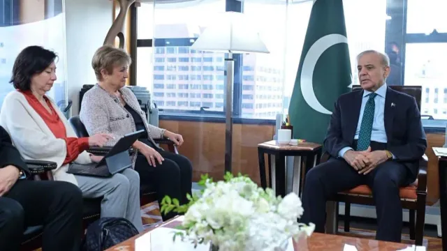 shehbaz-sharif-meets-imf-chief-tells-pakistan-on-economic-recoverymeme-fest-explodes-how-to-get-loan-in-5-minutes