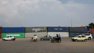 'Containeristan': Pakistan's Islamabad Places Over 2,000 Shipping Containers To Block Imran Khan's Party Protests | WATCH