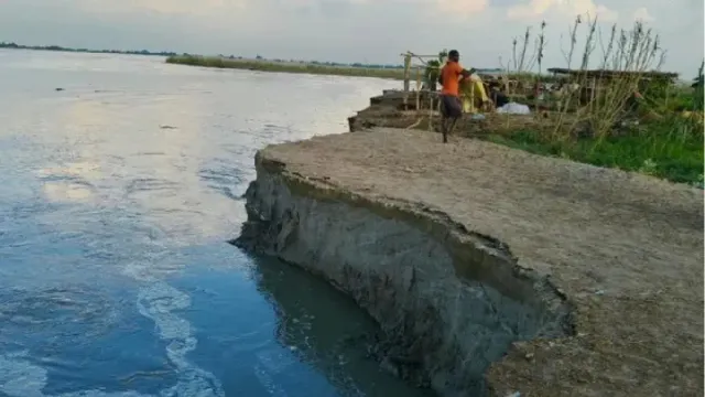 massive-flood-threat-in-bihar-as-kosi-barrage-to-release-6-lakh-cusecs-of-water-high-alert-issued
