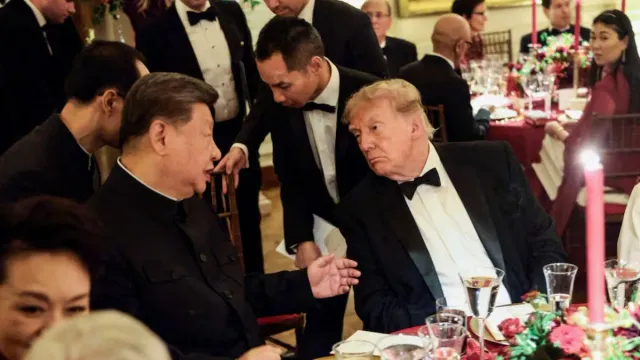 trump-goes-off-script-at-state-dinner-for-xi-surprise-ballroom-invite-leaves-guests-laughing-says-had-to-do-it-video