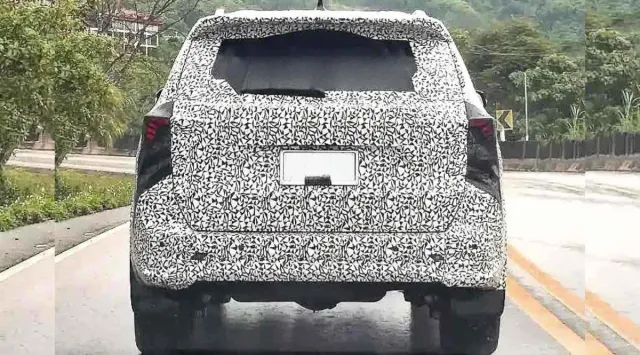 next-generation-toyota-fortuner-spied-again-check-expected-features-and-specs