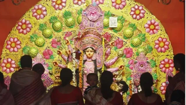 durga-puja-2026-kolkata-police-tightens-safety-rules-warns-against-subscription-harassment-check-guidelines
