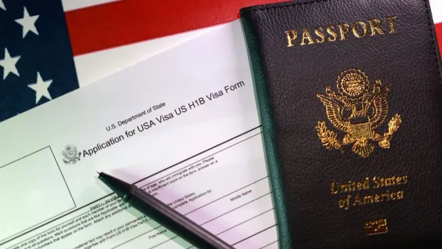 us-visa-wait-times-for-indians-stretch-to-12-months-b1-b2-visitor-visas-delay-student-visa-available-sooner-h1b-mumbai-delhi