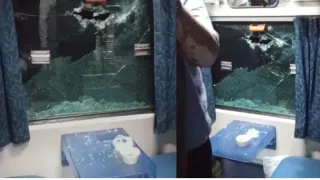 Duronto Express Stone-Pelting Attack: Windows Cracked In 3 Coaches Damaged On Nagpur-Mumbai Route; No Injuries Reported