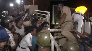 Stone-Pelting, Banners Torn Down As 7 Injured In SFI, ABGP Clash At SRFTI Kolkata; Heavy Police Deployment | VIDEO