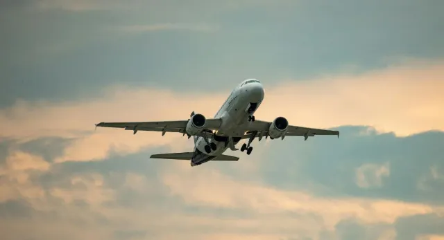 did-pakistan-bound-flight-land-in-jammu-or-was-it-just-a-gps-glitch-heres-what-happened