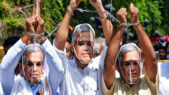 ec-sir-row-intensifies-congress-opposition-take-to-streets-against-cec-gyanesh-kumar-across-delhi-guwahati-hyderabad-jaipur-pics