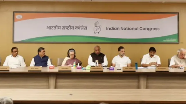 rahul-gandhi-calls-for-street-level-nationwide-protests-ec-sir-gyanesh-kumar-at-cwc-meeting