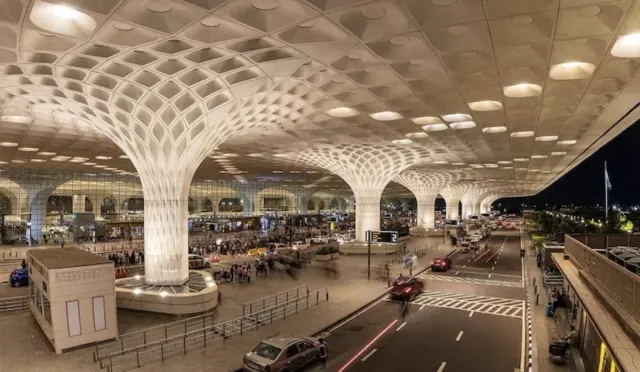 mumbai-airport-ops-hit-as-8-flights-diverted-to-surat-due-to-strong-winds-213-flights-delayed