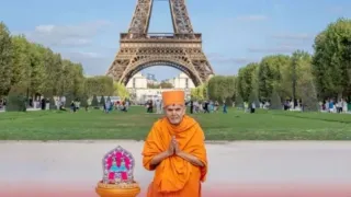 eiffel-tower-director-resigns-after-female-staff-exclusion-row