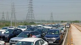 barapullah-phase-3-gridlock-south-delhi-facing-traffic-jams-despite-opening-of-new-flyover-heres-why