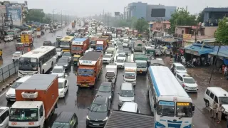 mumbai-toll-hike-from-october-1-commercial-vehicles-to-pay-up-to-rs-225-at-five-entry-points-check-revised-rates