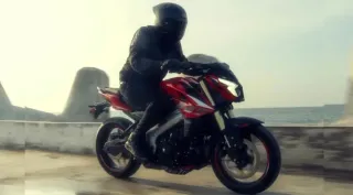 new-bajaj-pulsar-ns400z-launched-at-1-90-lakh-gets-tft-instrument-cluster-google-mirroring-and-more