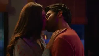 pooja-meri-jaan-twitter-review-netizens-praise-mrunal-thakur-performance-but-call-out-poor-screenplay