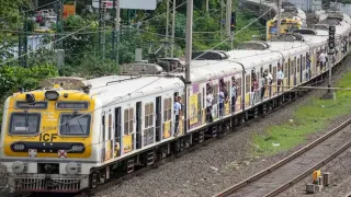 mumbai-mega-block-october-4-central-railway-announces-maintenance-work-on-main-and-harbour-lines-check-diversions-and-timings