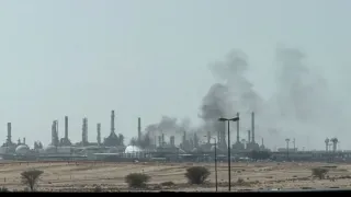 massive-smoke-fire-seen-near-aramco-facility-in-riyadh-amid-escalating-houthi-attacks-video