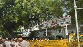 journalists-sexual-harassment-row-victim-demands-on-camera-apology-from-acp-as-jantar-mantar-protest-continues-delhi